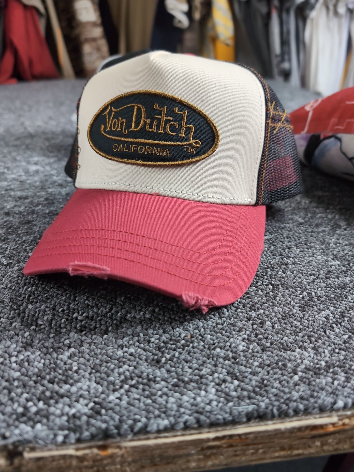 Von dutch Uniwersalny