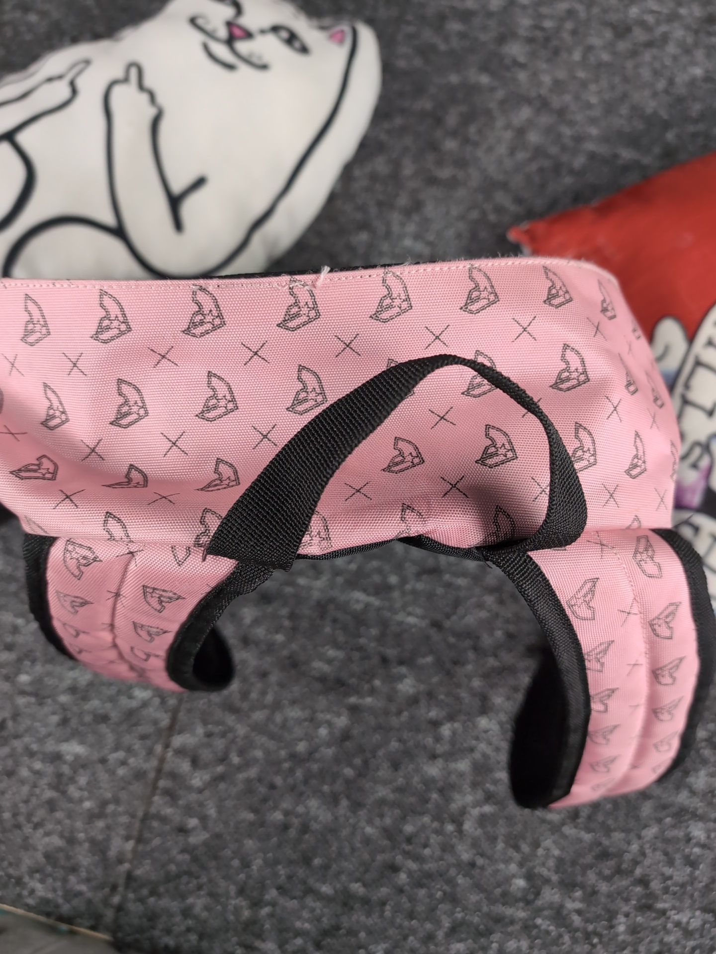 Famous Uniwersalny - zdjęcie 4